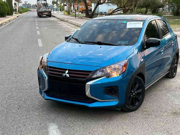 ميتسوبيشي ميراج 2023 Black edition 
محرك 3 سلندر 1200 
حره باسمي بدون الضرر طخه بلباب خفيفه 
ماشيه  47
 ***********  مهندس حيدر
