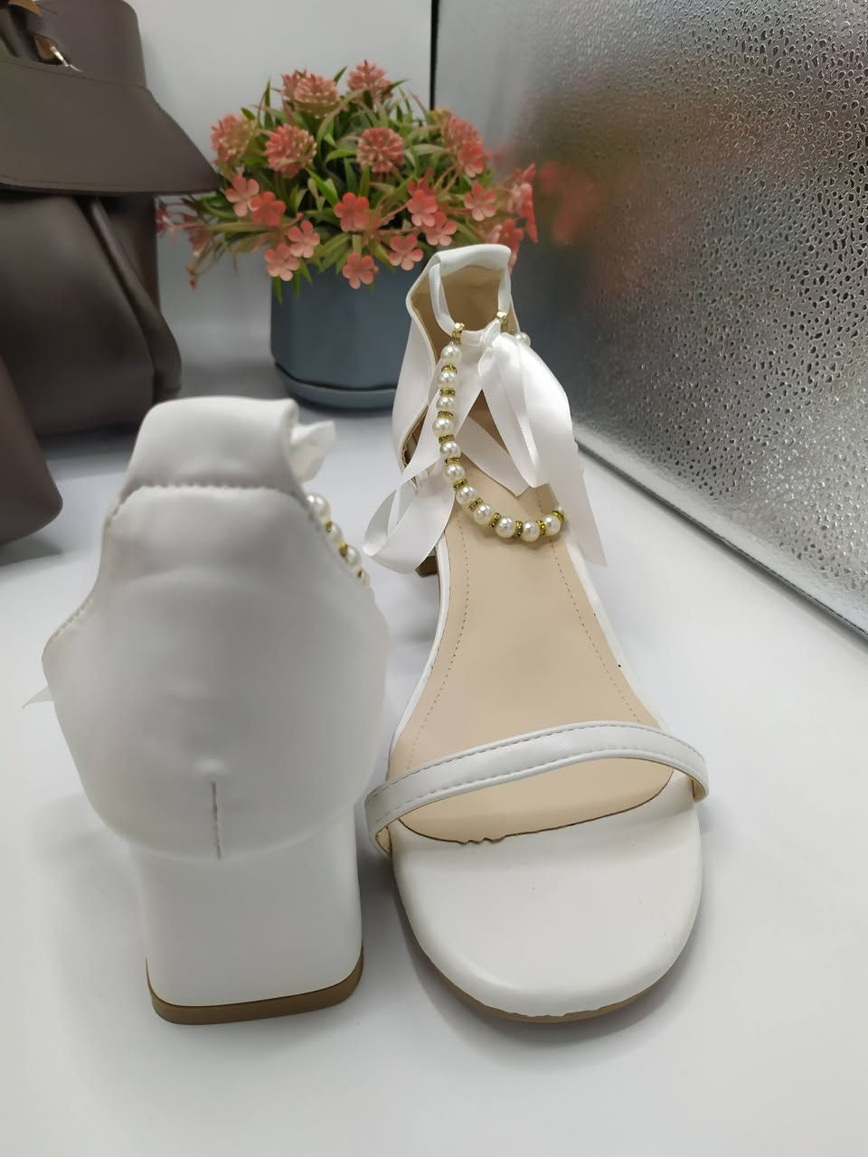 كول الموديلات بس بــــ5الاف دينار فقط✅✅
من جمال الكعب النسائي المتميز الي تحبون
تلبسو بكول طلعاتكم ومناسباتكم 🫶❤️‍🔥❤️‍🔥
شرط الفحص 👍💝
يجيكم بنفس الاكوالتي وبنفس الاناقه والترتيب
تصاميمنه عاليه وفخمه وتنافس كول المحلات والبيجات
القياسات الي متوفره 35💝36💝37💝38💝42
تواصلو ويانه خاص وحجزو طلباتكم ومن اختياركم
متوفر توصيل الباب بيتچ 🚕🚛🚚🚚
للحجز والاستفسار يرجى الاتصال بنا *********** أو مراسلتنا على الواتس اب 

#باغلين #Baglyn
