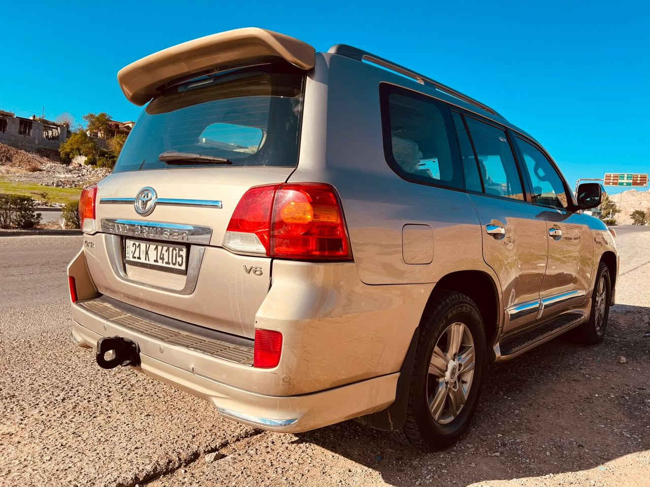 لاندكروز 2008
 GXR  ٦سلندر 
ماشيه 160
 الف حقيقي 
رقم سليمانيه 
سنويه بأسمي شخصياً. 
وكاله تحويل حاضر 
 مكفوله من الضرر والتصليح السياره جديده بمعنى الكلمه صدر حداديه تبريد تخم تاير كله جديد 
مكان السيارة اربيل 
السيارة معروضه 265$ وبيها مجال بسيط الشراي يتصل وعيوني اله 
 ***********
 اتصال او واتساب 
***********
