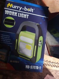 شحن • طاقة شمسية • ٥