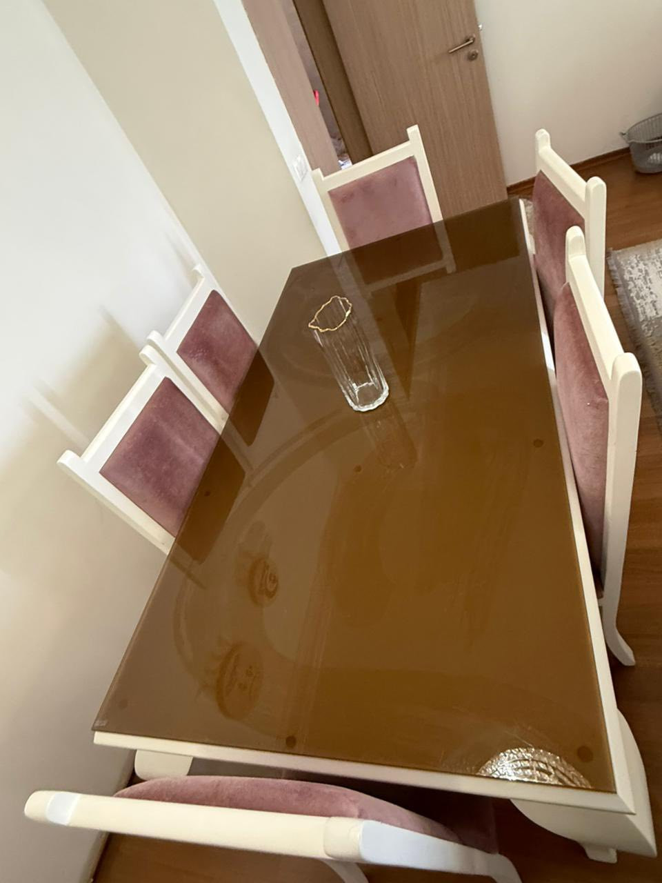 السلام عليكم صالة كاملة .للتفاصيل و السعر يرجى التواصل على  رقم ***********
