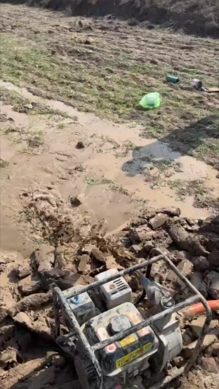 حفر الآبار وتعبيرات الشوارع *********** وحفر المنهولات وحفر الآبار المنزليه مناسب
