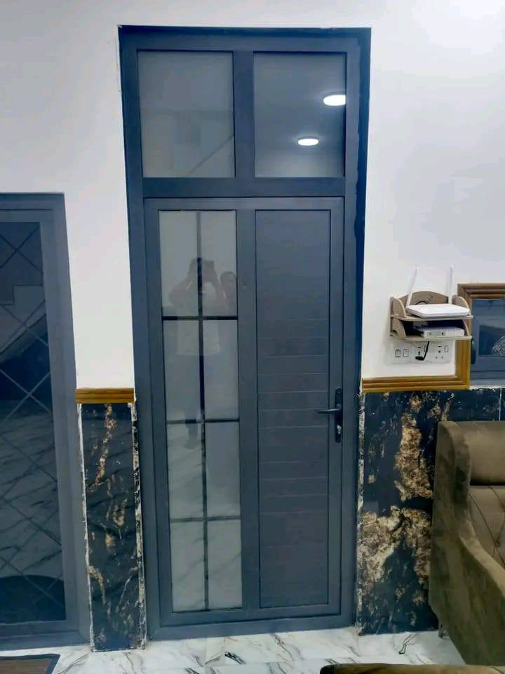 بسم الله والصلاة على سيدنا محمد رسولنا الكريم 
جزء من اعمالنا اليوميه ان شاء الله ينال اعجابكم 
جانب من اعمال معمل زيد للالمنيوم
وابواب و شبابيك ، مقطع saray تركي 
مستعدون لعمل جميع أنواع الأبواب والشبابيك و الكاونترات وبكافة احجامها و انواعها 
كل هذا يكون حسب رغبة الزبائن الكرام
العنوان : الانبار _ هيت_ بداية المشتل _ قرب جامع دبو
 للاستفسار الاتصال على احد الارقام التالية
  زين 078‪13247113
  كورك ***********‪
