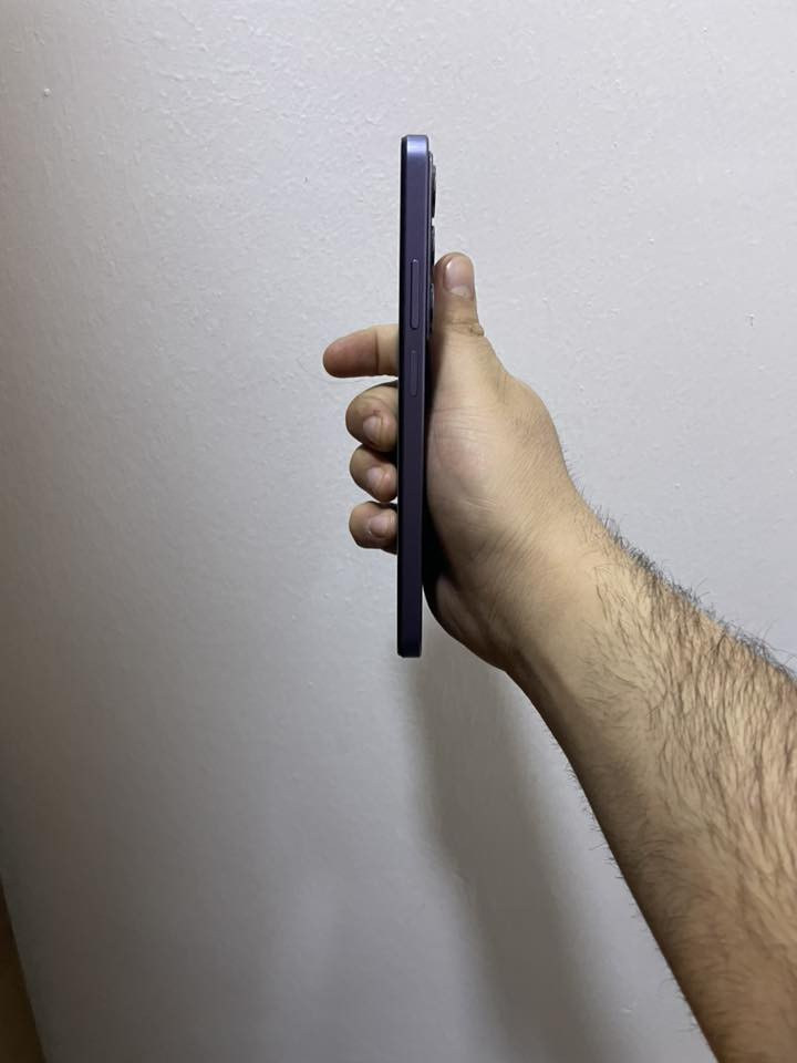 ريلمي 
C75X
مستعمل شي قليل 
ذاكرة 256
قفل من الاخير 
170 قفل قفل 
مكاني ايسر سايدين البحرين 
***********
عجبك تعال هلا بيك ماعجبك لاتكسر بحلال الناس 
اغراضو كاملا
