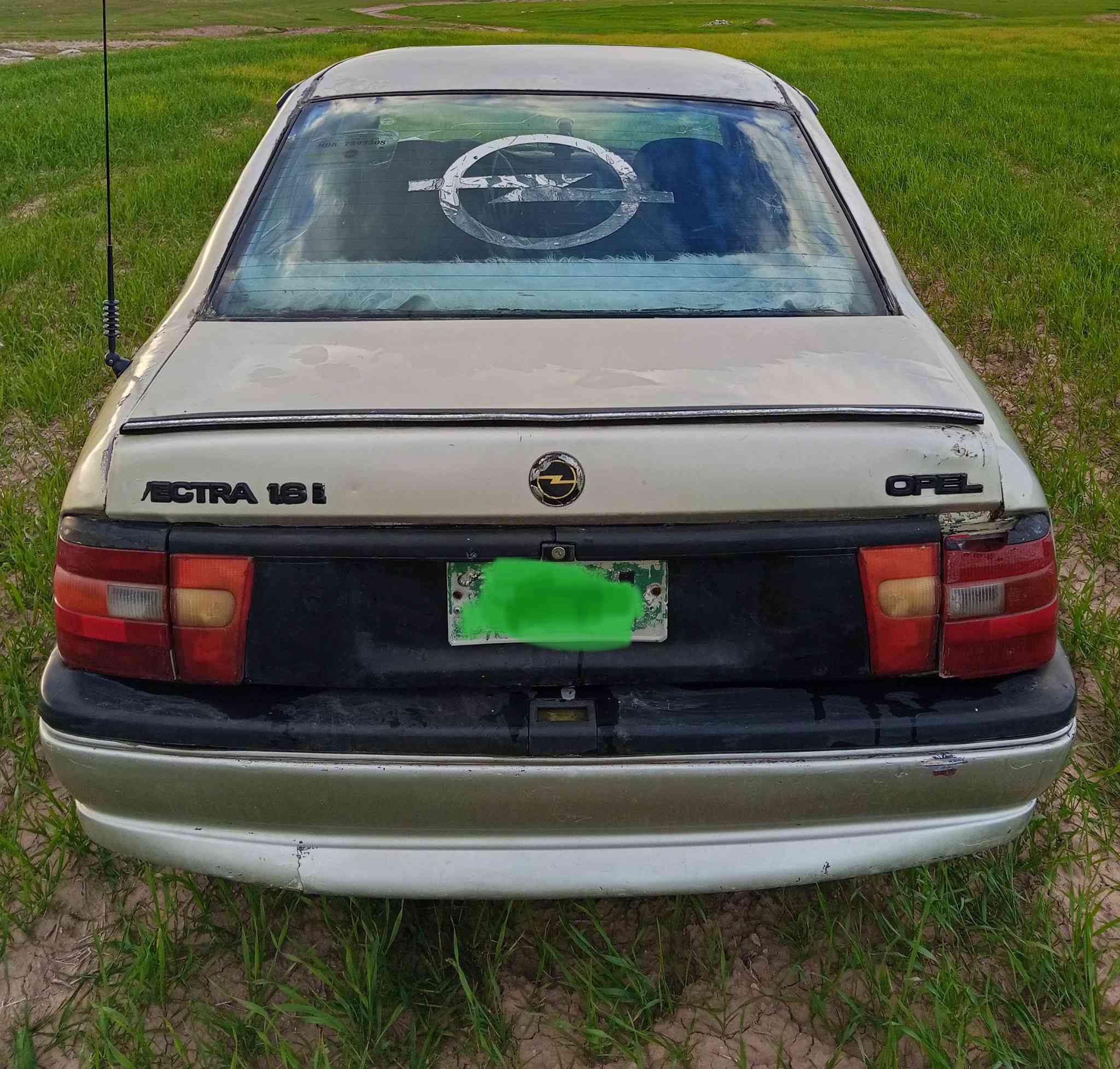 سلام عليكم فكترا حجم 16 قطاره مال بانزين كابريته برازيلي سياره مشرحه شرط الوكاله و تحويل  كابون ما مسجل رقم اخضر
السعر 23 ورقه
العنوان ناحيه زمار 
كورك***********
اسيا *********** مكلف بل النشر
