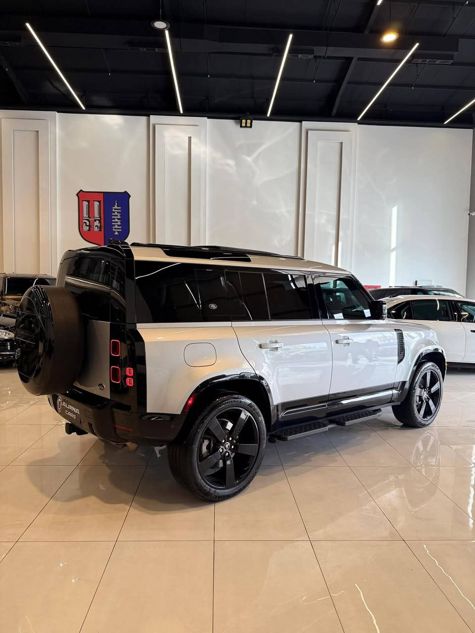 سلام عليكم 
*********
Land Rover defender
P 400
ساڵ : 2022
بزوێنەر : V6 3.0L
بگۆری بزوێنەر : automatic 
سوتەمەنی : بنزين 
نرخ :555$🔥
دۆخ : بەکارهاتوو
كلين تايتل  
ماوەی ڕۆشتوو: 62 miles  
تابلو ئوتومبێل : هەولێر  
***********
Land Rover defender
P 400
السنة : 2022
المحرك : V6 3.0L 
ناقل الحركة: automatic
نوع الوقود : البنزين
الحالة: المستخدم 
السعر : 555$🔥
عدد اميال :62 miles
كلين تايتل كفاله عامه      
رقم السیارە:اربیل
**********
***********
***********
عنوان :اربيل معرظ الپينا
