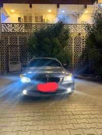 BMW e60 528.   N52    مودل 2008 فول مواصفات وارد أمريكي  تحكمات ستيران...