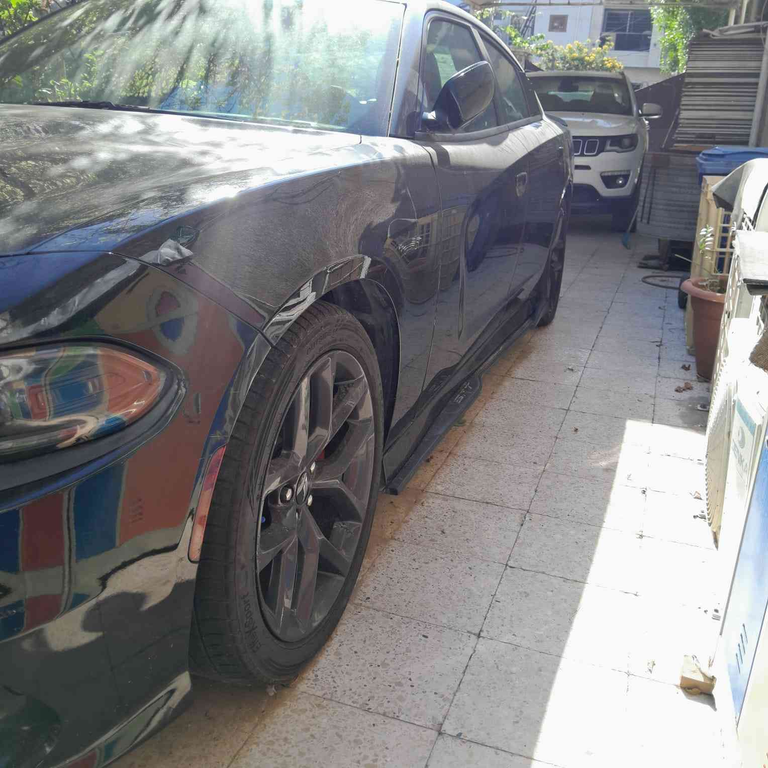 جارجر للبيع موديل ٢٠١٩ ماشيه ٧٠ حادثها بنيد فقط بدون ايرباك رقم بغداد نظيفه جدآ السعر ٢٢٠  موبايل  *********** بغداد المنصور
