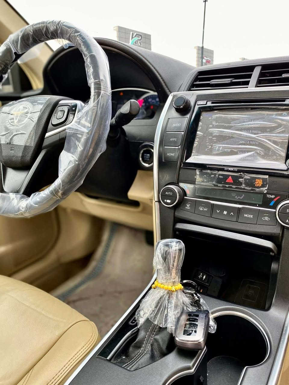 كامري موديل 2016- فول موصفات XLE فتحه سقف ( بانوراما) بصمه تشغيل بصمه ابواب اكشانه جلد تدفئه اكشانه تبريد مركزي فوليوم تحديد سرعه- فورميكا _ ايكو- رادار حساسات كامرا رقم سليمانيه الجديد سنويه لنهايه 2028 تحويل بشرط ماشيه 83 الف  بدون غرامات وبيه هوايه شغلات حلوه ضرر قطعتين ونص ابيع ثلاث قطع استفسار اكثر اتصل مكاني الرمانه او قضاء القائم
بيع او مراوس ب كامري احدث حسب الاتفاق اتصال ***********
