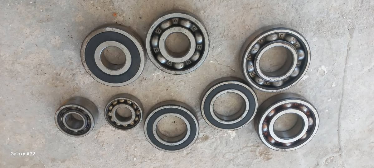 للبيع مجموعة رولمان بلي (Bearings) مستعملة من ماركات أصلية، منها SKF
✅ بحالة جيدة
✅ مقاسات مختلفة
✅ مناسبة للمكائن والمعدات الصناعية
✅ البيع عدد 9

الصور توضح الحالة، واللي يحتاج رقم أو قياس قطعة معينة يراسلني على الخاص.

السعر: خاص

الموقع: بغداد العبيدي 
استفسار ***********

