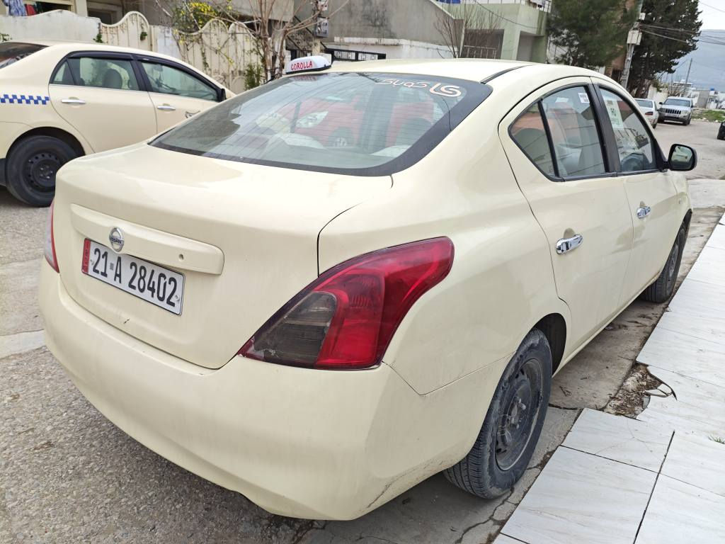 بەناوی الله.
سەنی لاکشمیبا
تەکسی 2014 ئۆتۆماتیک
بیلاد سپی لێدراوی ناوگرتنی نیە
بەشەرتی گێڕو مەکینە
تەبرید لەسەر سویچ
شاشە و بلوتوز 
سەنەوی تازە و ڕەقەم باریک
بەشەرتی تحویل و غرامە و بڕاوە
ماڵی کەسابەتە و زۆر بێکێشەیە
کارەبایی بێ کێشە
نرخی 109  ومعامەلەیەکی زۆرکەم
***********
*********** السليمانية, العراق
