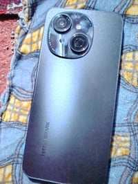 موبايل نضيف كارتون بس بي فطور بشاشه اشتريته 150 نوع الجهاز TECNO SPARK...