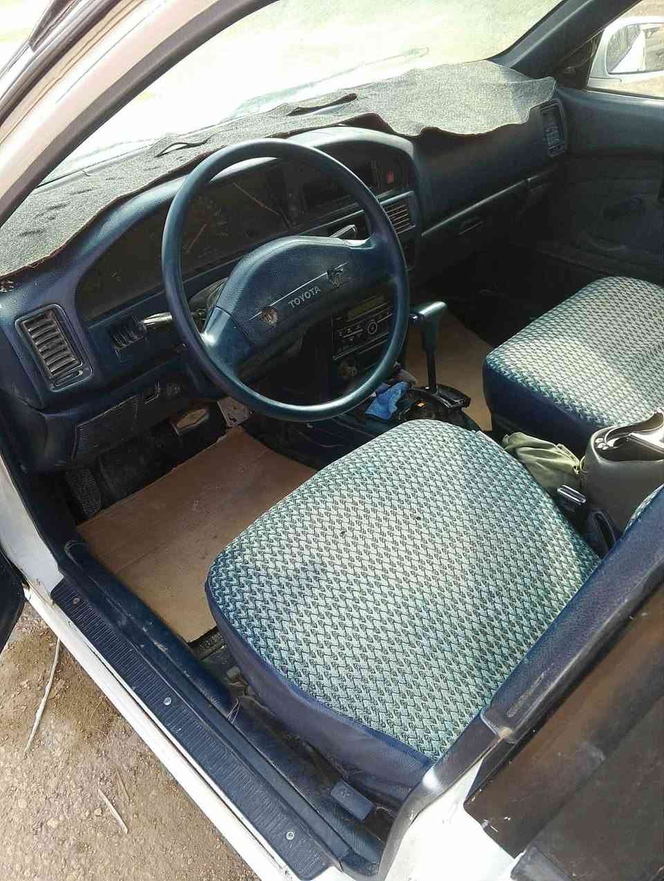 سلام عليكم سياره لبع نوع كورله ٩١ سياره َكفوله من الظربه مصبوغه عام جماليه مكينه وكير جدد السياره   بناصريه الغراف  السعر ٤٠  مكلف بنشر رقم صاحب السياره ***********
