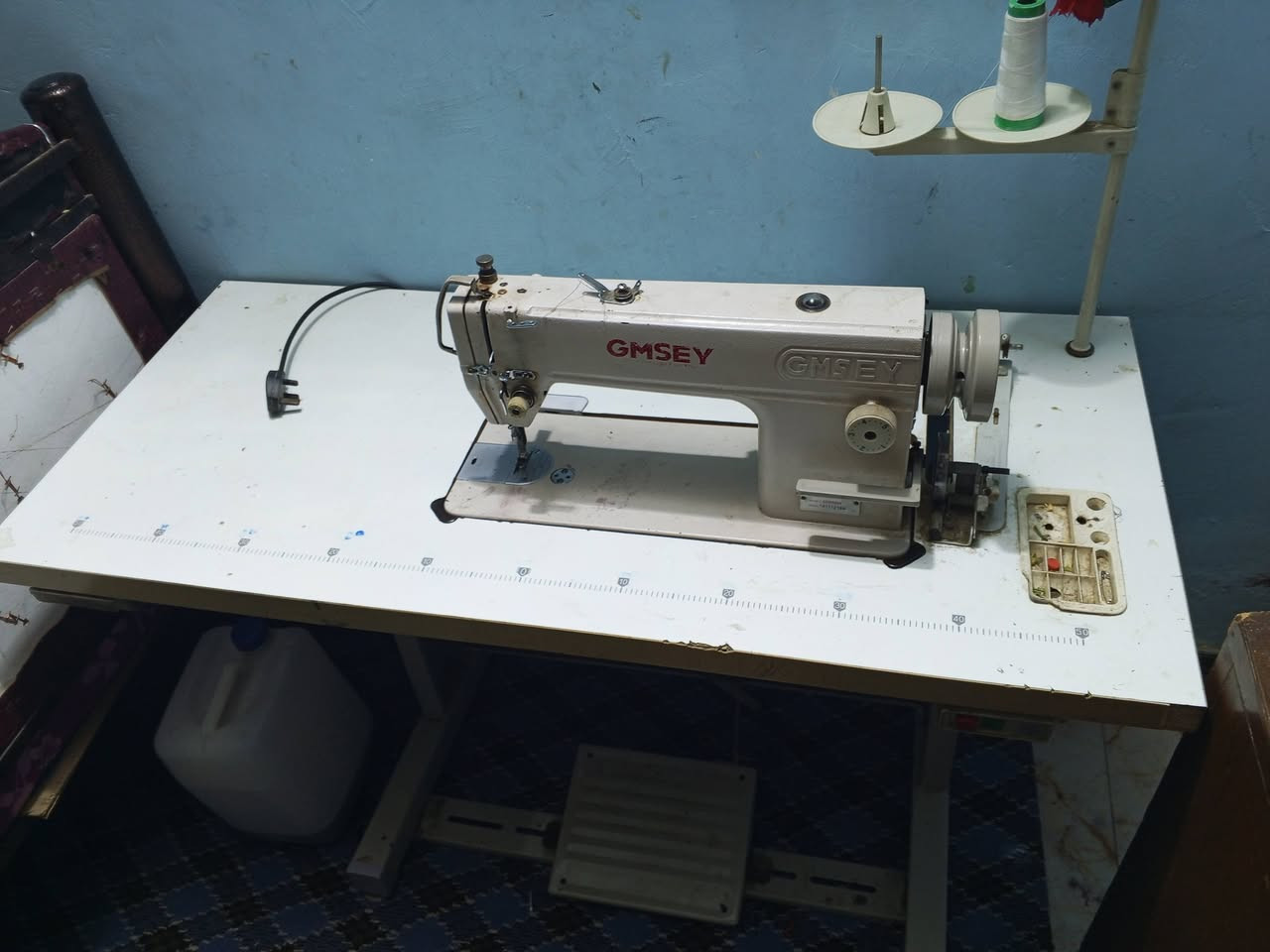 سلام عليكم مكينه خياطه سعر 300بيهه مجال قليل ***********
