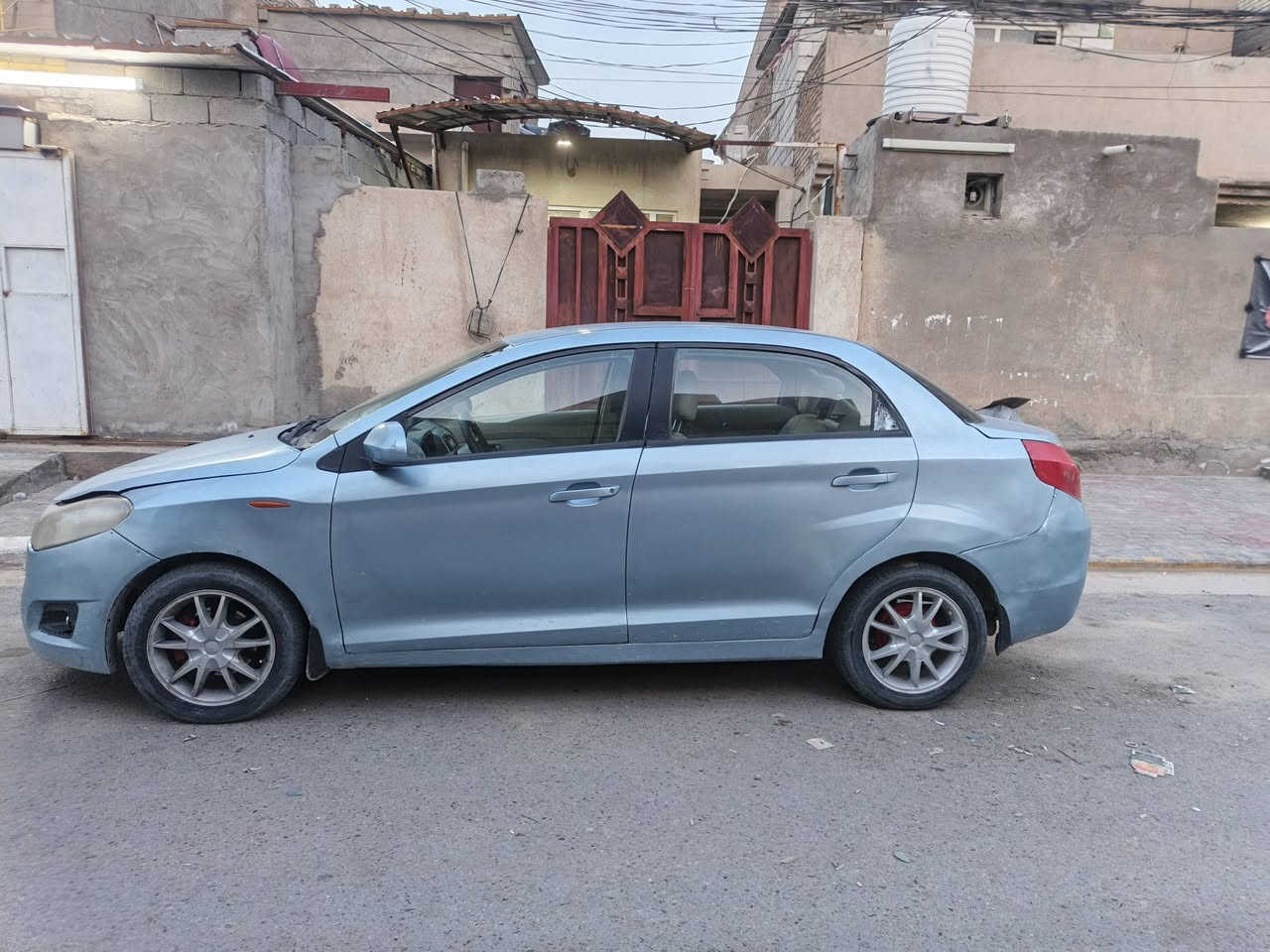 السلام عليكم
شيري فلاوين ٢٠١١ 
كير جديد المحرك مجفت ناعم حلو مابي مشكله
السياره مصبوغة حزام جماليه 
وال يريد يستفسر يتصل عليه
*********** 
رايدها ب ٣٠ وبيها مجال
