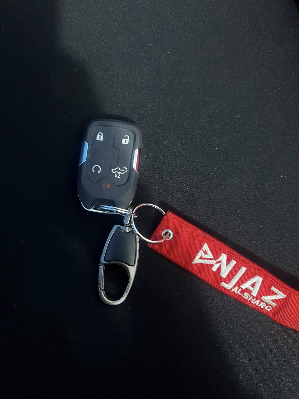 جمسي تيران موديل 2019 مواصفات sle معروفه محركها 1.5 تيربو المحرك بي تبخير وتنقيص قليل هذه معروف بل تيربو السياره جاهزه من كلشي شغل واطلع كير 9 نمر السياره باسمي تحويل ثاني يوم مكاني البصرة للبيع او المراوس السعر 160 وبيهه مجال للتواصل ***********
