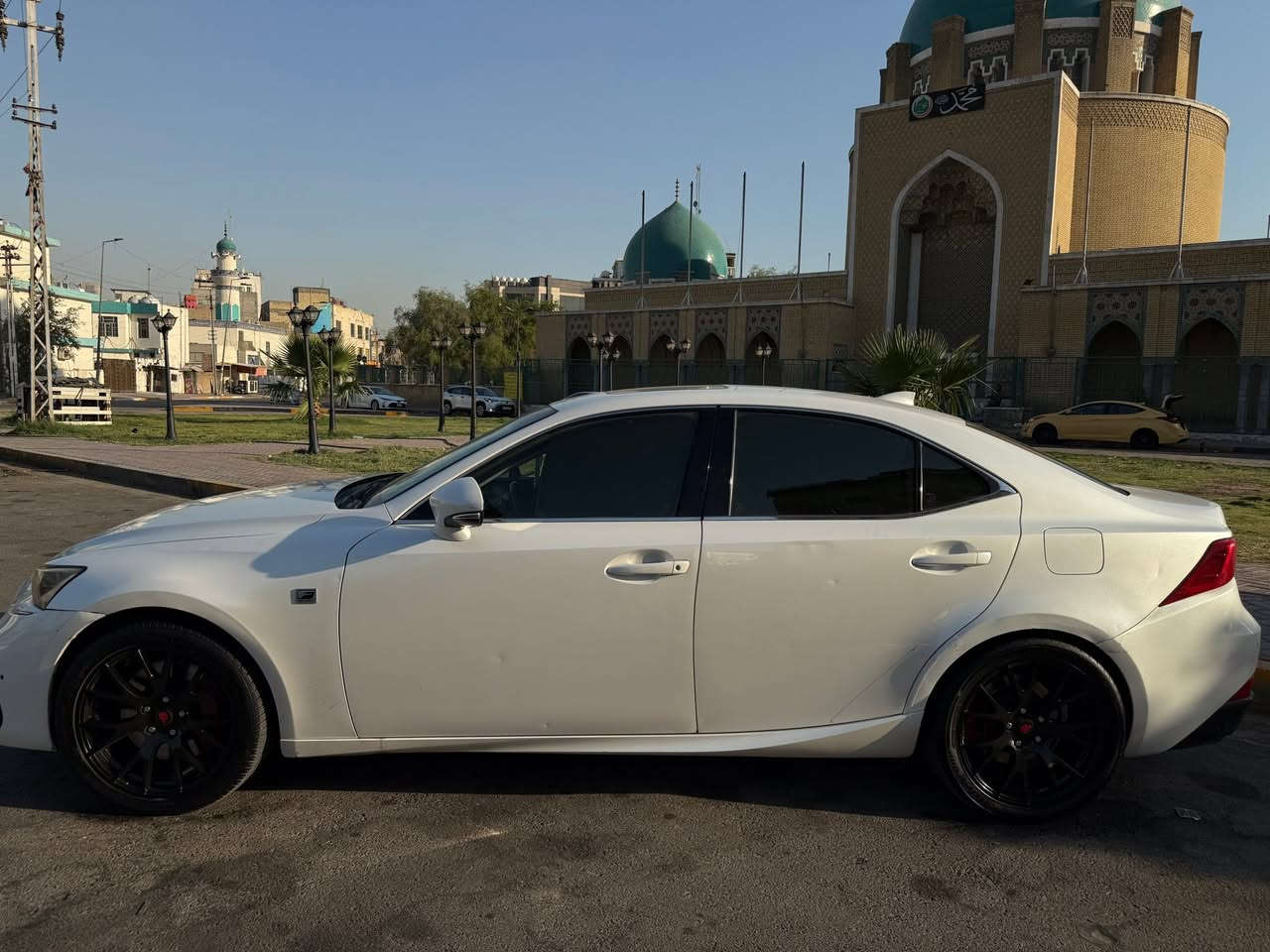 السلام عليكم ورحمة
Lexus is200t 2017 للبيع
المواصفات
محرك 2000t توربو🚀 
كشنات جلد أسود تدفئه وتبريد 
شاشه وكامره
بصمه 
فتحه بالقماره
دفع خلفي اكسل
ويل كب 17مع تخم تاير جديد
السياره جاهزه من كل شي  نقصها بس دبلات اماميه وصندق مينفتح اله بالسويج
السياره رقم أربيل بسمي مكاني بغداد الاعظميه السعر 155 وبي مجال
***********
