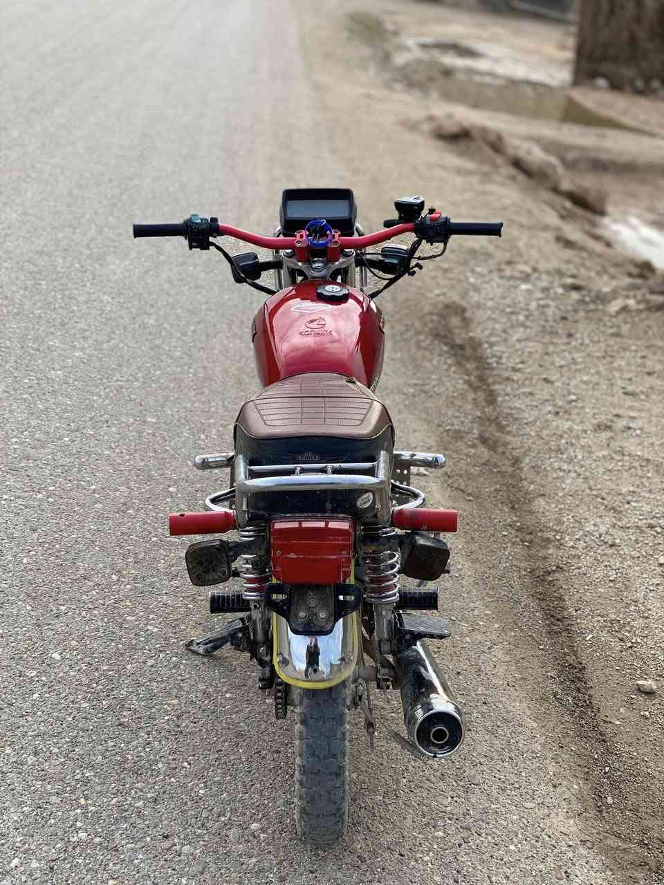 السلام عليكم للبيع ايراني 4كير موديل 24نضافه 100/100 نشاط وشلعه ماناقصه شي تشغل وتمشي متواجد *********** الخاص مفتوح
