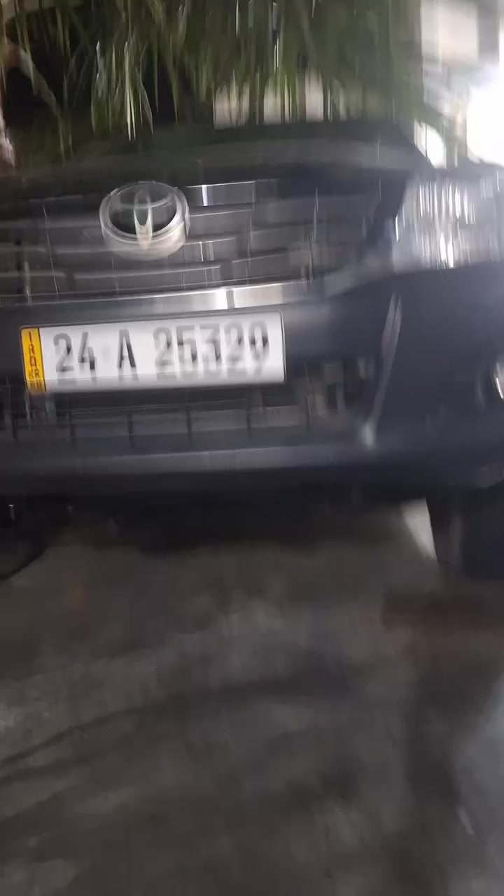 سلام عليكم سياره ٢٠١٣ كير ومكينه وتخم تاير ومكفوله السياره بس بيه قطعه زغيرونه بلبنيد سياره للبيع  
*********** السعر 210وبيه مجال
