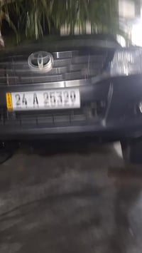 سياره ٢٠١٣ كير ومكينه وتخم تاير ومكفوله السياره بس بيه قطعه زغيرونه بل...