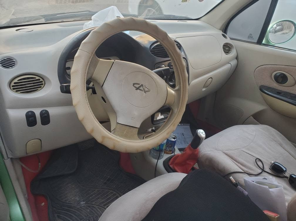 سياره شيرى كيوكيو بو فروشتن بى سبوغ بى ليدران مكينه گير به شه رت تبريد له گه ر سويج سنوى پلا ستيك به شه رت به سه ر جوه به شه رتى ئه وليات بى مسرف زور كم بنزين نرخ (٢٥)ورقه كه ميك معامه له (***********)وتساب أربيل, العراق

