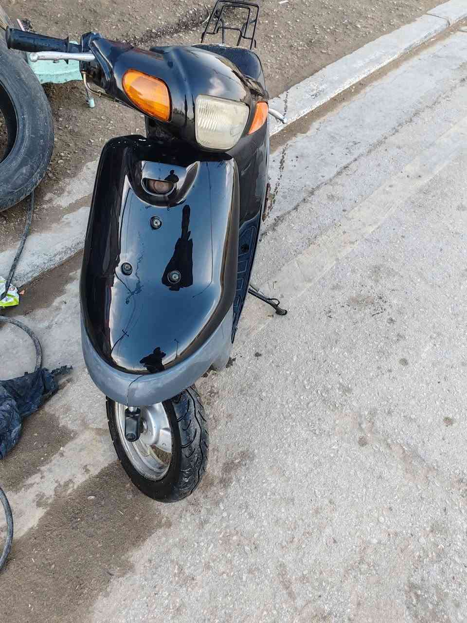 السلام عليكم ورحمة الله دراجه بطه دراجه عطلت وما شتغلت عندي عفتها فتره وهسه اريد ابيعها برميل وتايرين غراضها كلها كامله حتى صالنصه موجوده فاتحها نقص استان الوسط اما البقيه كلها كامله مكاني كربلاء رقمي ***********سعرها 90 الف
