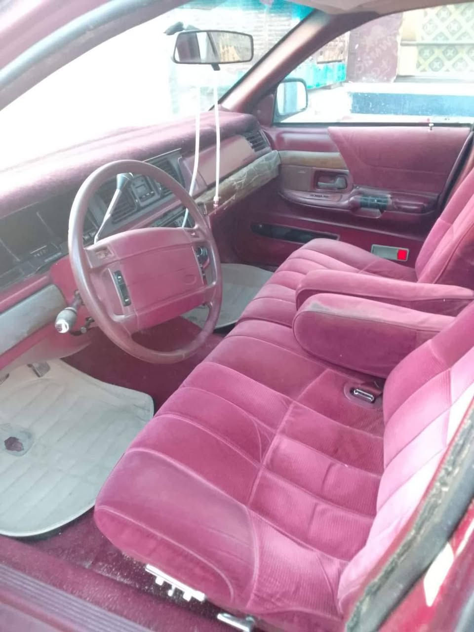 سلام عليكم سياره البيع فورت امريكي كير مكينه جديد مكان سياره نجف حي مكرمه قرب مكتب  السعر 25وبيه مجال اتصال على هاذه الرقم ***********
