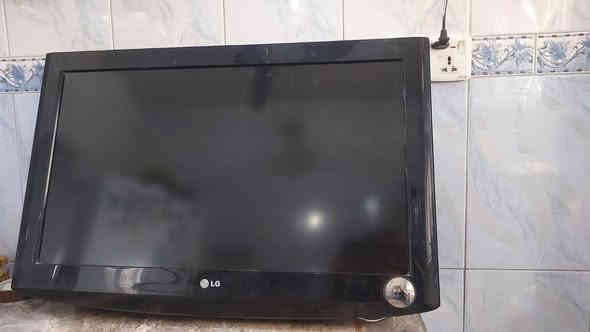 سلام عليكم للبيع شاشه LG مستعمله بدون ريموت بدون نت نظيفه جدا مطابه تصليح ابد مكانه بغداد الغدير سعر ٣٠ الف للاتصال ***********
