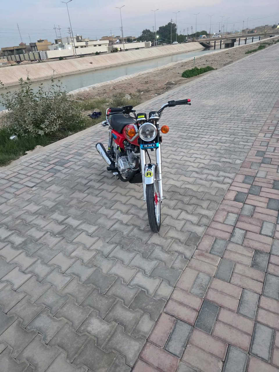 السلام عليكم دراجه للبيع شاصي 17 وتعمير 25 كله اصلي وجديد ثاني تبديله دهن محرك انتنس
مكاني كوت العزه القديمه 
خاص مفتوح


**إذا كنت صاحب هذا الإعلان وتريد حذفه لأي سبب، رجاءا أرسل رسالة إلى الدعم الفني**