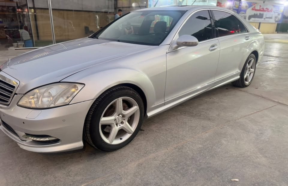 السلام عليكم s550    موديل 2007 محدث 13 سياره جاهزه وجديده مكفوله من الكص فقط صبغ قطعه وحده فول مواصفات شنو يعجبك بيها السعر مناسب مال بيع الشراي يتصل ***********
