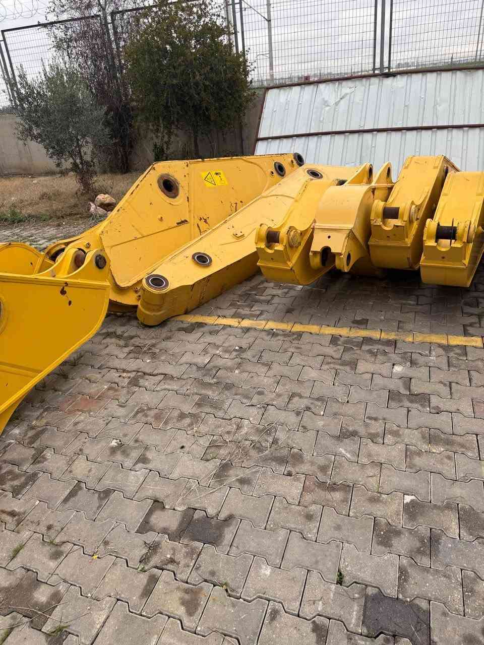 Pc 200-220-300-350 complet boom zero
Good price 
00905321641877


**إذا كنت صاحب هذا الإعلان وتريد حذفه لأي سبب، رجاءا أرسل رسالة إلى الدعم الفني**