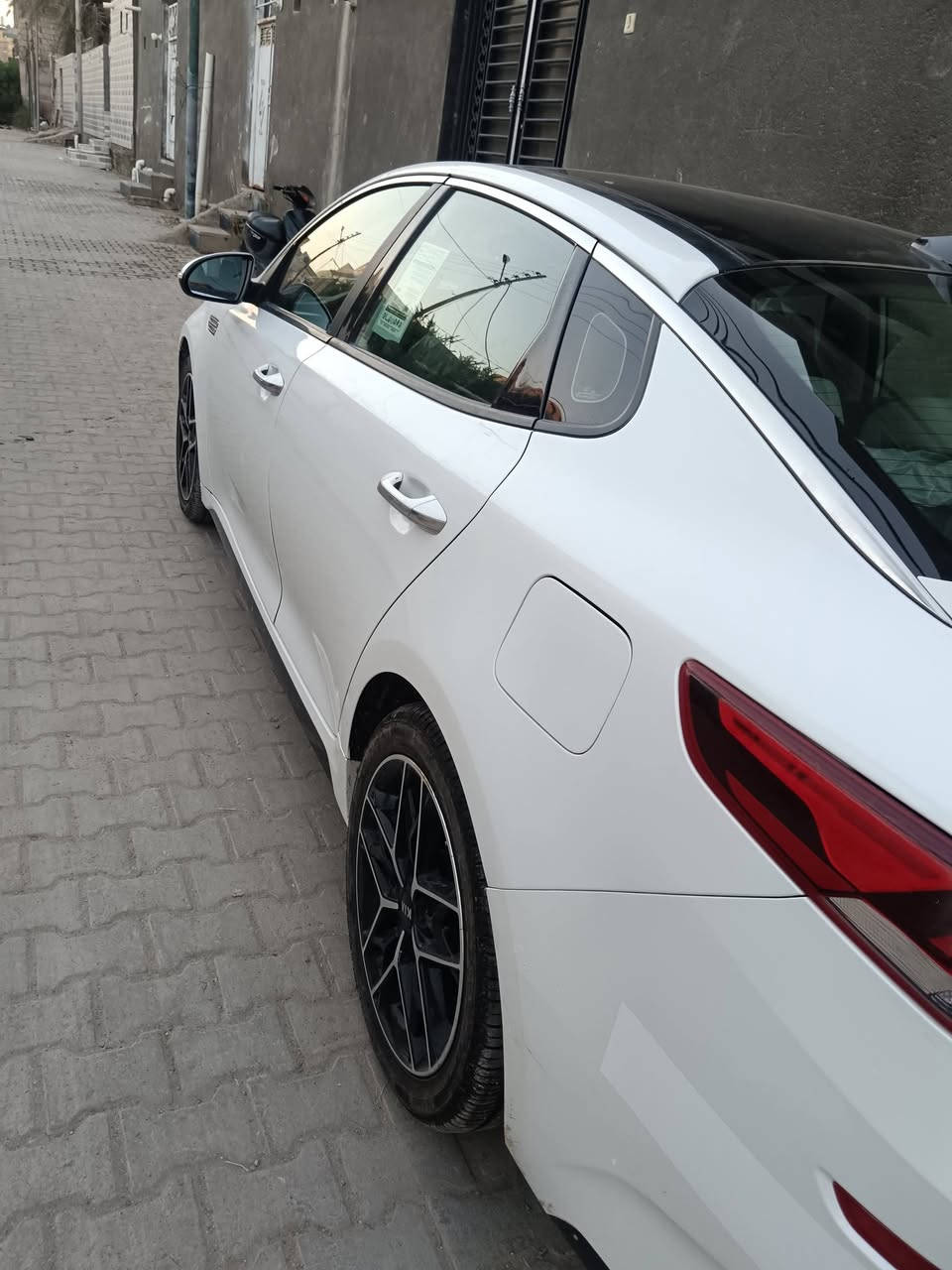 اوبتما ٢٠ فول مواصفات ابيض بانوراما وتعرفون الفول ومواصفاتها السياره بيها بنيد وجاملغ امامي والجنه الثانيه الباب بي رشه بدون معجون ورشه بالوسط يعني مو كل الباب وبالبالهلال مال والجاملغ الخلفي
ذكرت كل شي حت لا أحد يتعنه يكول ماكتلي مامتواجد ع الفيس اتصل *********** ابو علاء
