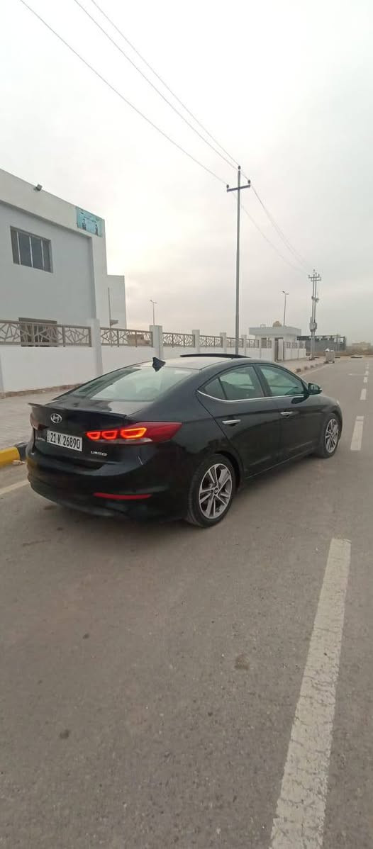 سلام عليكم النترا موديل 2017 فول مواصفات واحد ع واحد مكينه ما مفتوحه كير ايتي بيه قطعتين ونص صبغ فقط بدون دواخل رقم سليمانيه الجديد 
السعر 113 
مكان واسط العزيزيه 
***********
