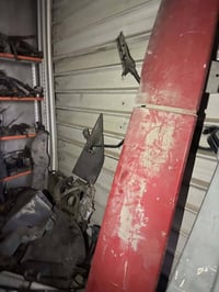 زعانف كامل مع قواعد   لون اصفر واحمر ورصاصي الزوج ب185الف مال كصه  نضا...