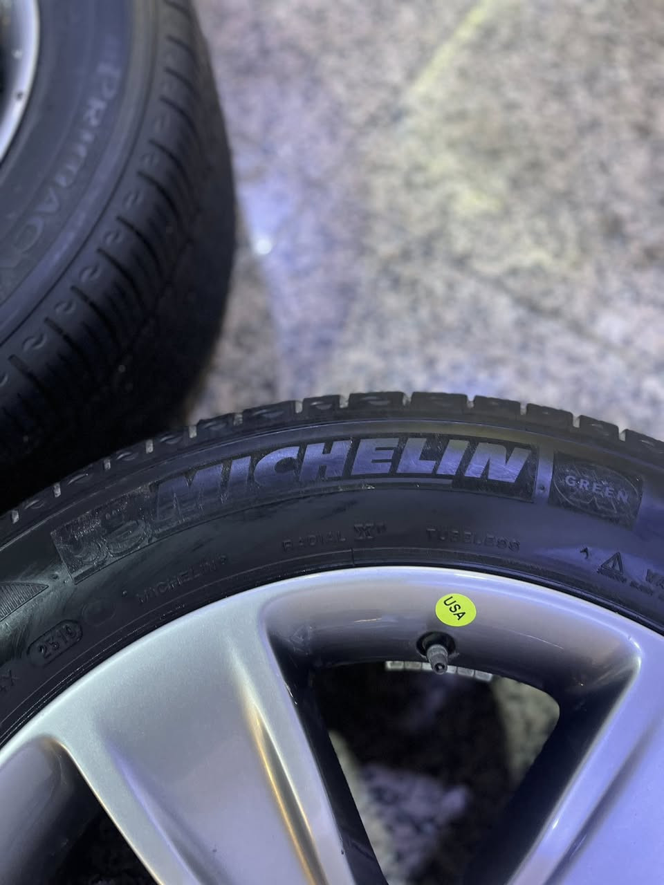 ويلات جارجر sxt 22
تايرات أربعة مشلن أصليات زيرو لازلق لاشي 

سعرهن 650 الف مكان بصرة السراجي 

الرقم ‪ 077612 1472‬


**إذا كنت صاحب هذا الإعلان وتريد حذفه لأي سبب، رجاءا أرسل رسالة إلى الدعم الفني**