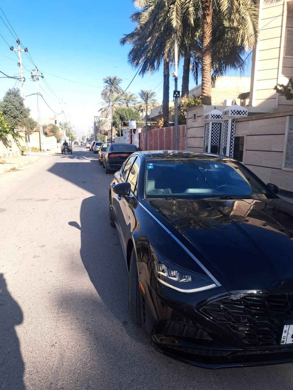 السلام عليكم سوناتا ٢٣ سيل بلاس سياره فول كشنات جلد ومخمل تدفئه كشنات بصمه وشاشه كبيره سستم سماعات بوس مكينه ١٦٠٠ تيربو كير اي تي ٨ نمر شفتات ستيرن وشاشه دجتل ومتغيره الوان مع انظمه القياده ويل ١٩ ماشيه ٥٤ كيلو متر وليس ميل مكفوله من الصبغ فقط بارد بلبنيد سياره علشركه ممبدل بيها اي قطعه رقم  بغداد باسمي  مكانها كوت مركز المدينه سعرها ٢٠٠ وبيها مجال بسيط ***********
