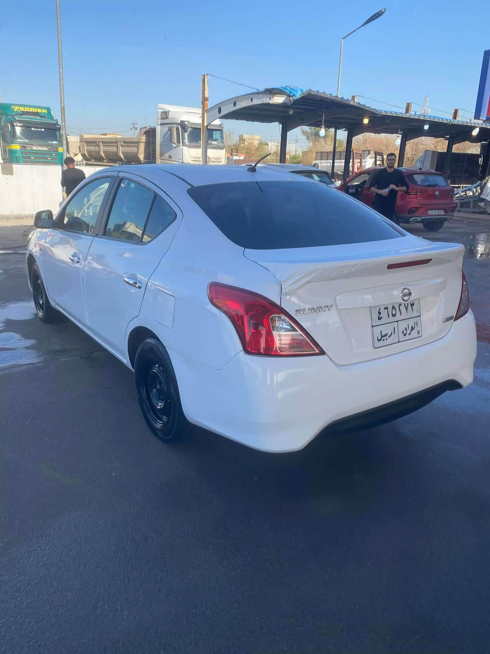 نیسان لاکیشمیبای ٢٠١٦ بۆ فرۆشتن 
پێنج پارچەی هەیە بێ ژۆرێ بێ ئێڕباگ جەمپێکی زۆر خەفیفی پشتەوەی هەیە شایەنی باسکردن نییە 
سەنەوی تاوەک و ٢٠٢٣ یە سەیارەکە توند و تۆڵە و زۆر خاوێنە 
ژمارەی م. *********** 
نرخ: ٨٧ أربيل, العراق
