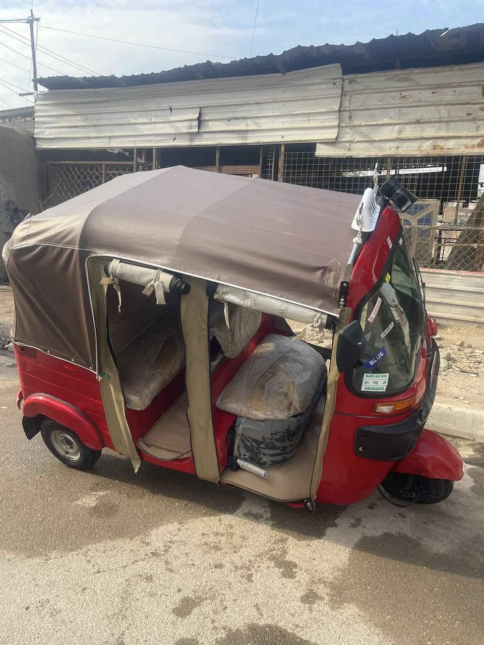 السلام عليكم تكتك موديل 2017اوراق المصطفى كاملة تكتك نضيفة وحلوة كدامك مصبوغة جمالية ע مضروبة ولا شيء للجمالية فقط تكتك كاملة مكملة مذب عليها ربع بوجهك للشارع دوشمة جديدة داش كام شادلها خلفي كهربائيات كاملة وشغاله مكينة٢٠ تكتك حلوة وخير مِہטּ الله سعرها ٣٥٠٠ وبيها مجال بسيط بغداد العبيدي حي الرئاسة  
***********
