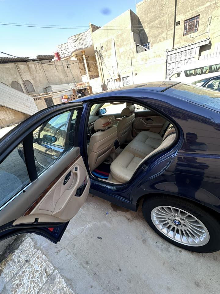 بي أم صقر 528  1998 محدثه داخل وخارج 2002
1-سته سلندر دبل فانوس محرك بلاد كير بلاد بشرط 
٢-كفاله من أصوليات كافه وكفاله سياره من ضربه 
عليه هواي تعديل وصارف عليه هواي ويل اصلي  وطخم تاير فيتنامي اصلي توه شاده 
والمواصفات معروفه مالت الصقر 
عليه سستم صوت يخبل 
كهربائيات كله شغاله 
سياره متعوب عليه سياره فقط صبغ عام تبريد شغال توني مكمله 
اللون نيلي داخل عسلي 
سنتر لوك 4 بيبان 
السعر ٩٥ وبيها مجال للشراي والرغاب
البكان البصره الزبير
رقم دولي ادهوك عندي بيها وكاله
تريد تحويل او وكاله ماكو مشكله 

رقمي ***********
