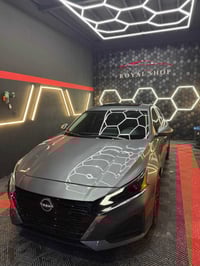 ألتيما SV+ • ٢٠٢٥ • فتحة سقف