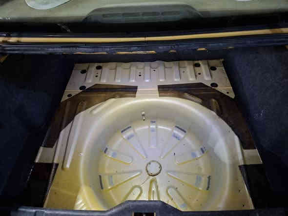 سلام عليكم سمند للبيع فقط سياره حلوه مكفوله من الصبغ والتبديل مكينه تبخير كير وكلج جديد باتري جديد تبرد ثلج سياره بسمي العنون الحسينيه مال الرشديه موديل ١١ السعر ٣٣ بيه مجال الاستفسار *********** بغداد
