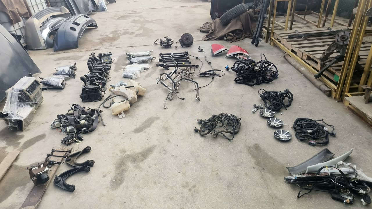 السلام عليكم متوفر كصات وغراض نواعم هم امبالة متوفر واتساب الرقم ***********
