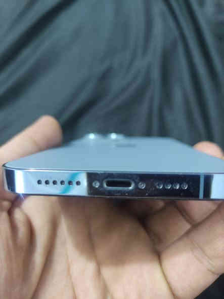 ايفون 13 برو ماكس 
ذاكره 256 
بطاريه 74
نموذج:M
جهاز نظيف جدا مكفوول لاشخط لاضربه 
بس بي هاي نقطه صغيره بالشاشه ممبينه ولا تاثر موضحه بالصور
لون بحري (سمائي)
 ملحقات فقط شاحنة للمراوس وأخذ فرق  شعندك نزل يقضل يكون هونر x9d
بغداد شارع السعدون ***********
