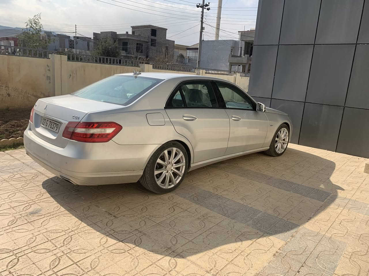 سلا م عليكم من روقست الادمن مارسيدس E200 2012 بدون صبخ 2 سويج ضمان دولي كوشن تدفئة رادار مطري تحديد سرعة 2 ماشية 140 رقم اربيل باسمي تحويل وكالة ثاني يوم گير عادي 6 نمرات الشاشة  يحجي لك الوخت التبديل الگير السعر 130 و مجال الرقم تلفون ***********
