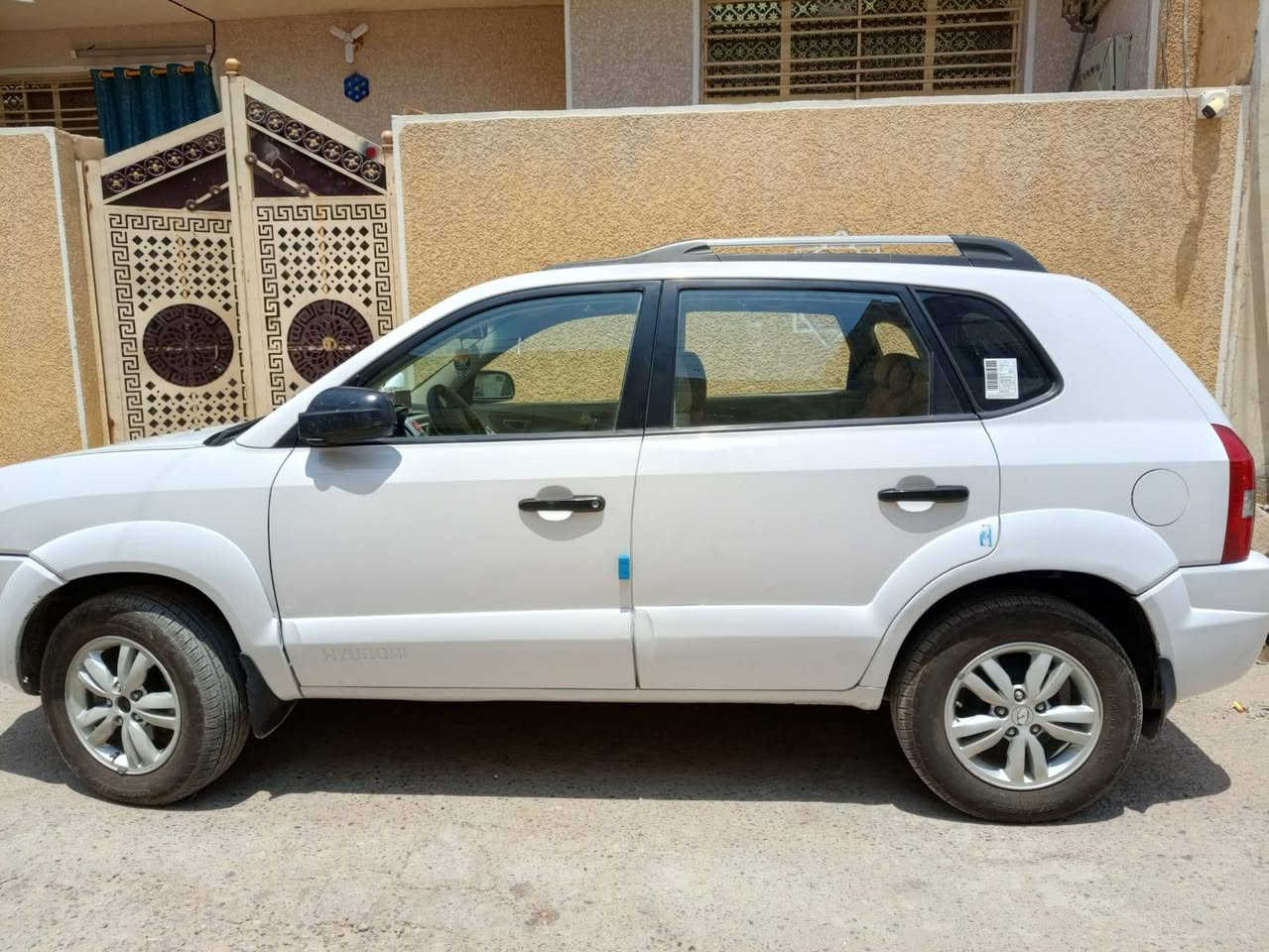 السلام عليكم كيا توسان موديل 2009
وراد خليجي بارد بالجاملغ الأمامي الأيسر  تخم تاير  صدر جديد دوشمة جديدة  
كير ومحرك  كفالة بأسمي رقم بغداد انكليزي    سعر السيارة 127
للتواصل ***********
