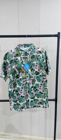 قميص كولمبيا • مقاس سمول • يلبّس ٧٥كغ