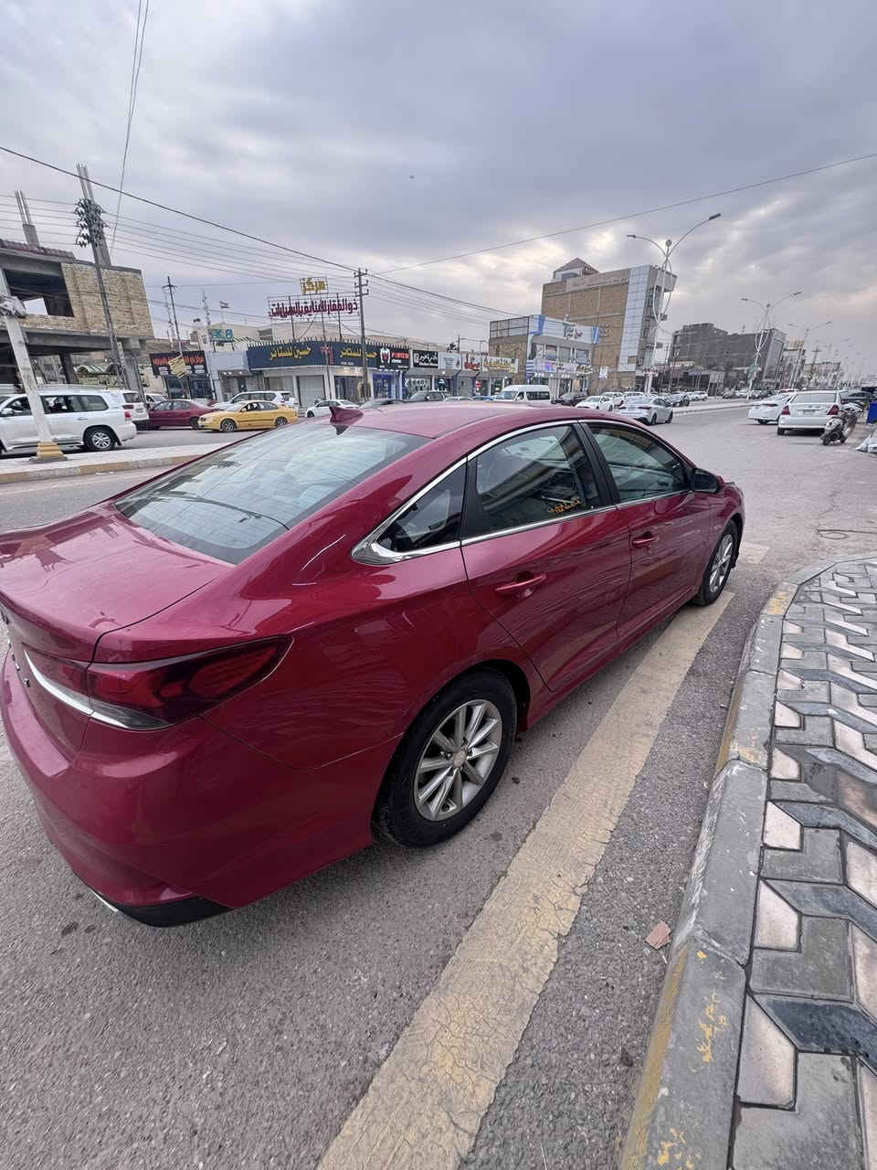 السلام عليكم 
سوناتا 2018
بدون تبديل صبغ بنيد فقط بدون دواخل
شاشه 
كامره 
تحكمات 
رقم دولي ذي قار الجديد مداور ثاني يوم
سعر 125 
عنوان ناصريه مركز 
***********
