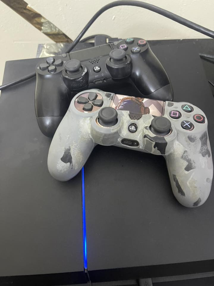 بلي فور للبيع ما صارله شي من اشتريته أريد اون لاين هاذا مهكر فور فات ٥٠٠الخزن
سعره ٢٢٠ واتساب ***********
