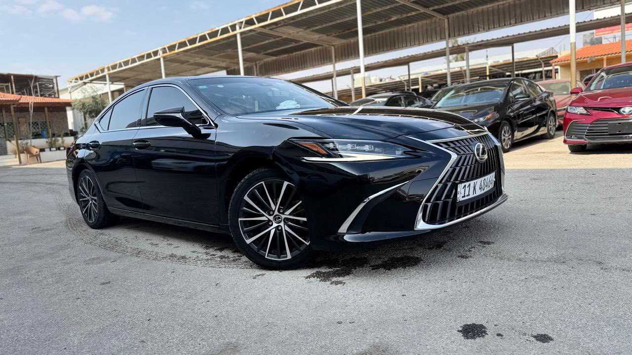 سلام عليكم
لكزس ES300 2024 

نوع الضرر : بنيد

المحرك: 4 سلندر سعة 2.5 لتر

 • نوع النظام: هايبرد (بنزين + كهرباء)

 • القوة الكلية: حوالي 215 حصان

 • ناقل الحركة: أوتوماتيك E-CVT

 • نظام الدفع: دفع أمامي (FWD

 • مقاعد جلد فاخرة

 • نظام صوت Mark Levinson (في بعض الفئات)

 • شحن موبايل لاسلكي

 • Apple CarPlay و Android Auto

 • تحكم كهربائي بالمقاعد مع تبريد وتدفئة

• فتحة سقف

 • مرايا كهربائية مع طي تلقائي

السعر 260وبيها مجال بسيط 

 للتواصل والاستفسار على الواتساب 

***********
