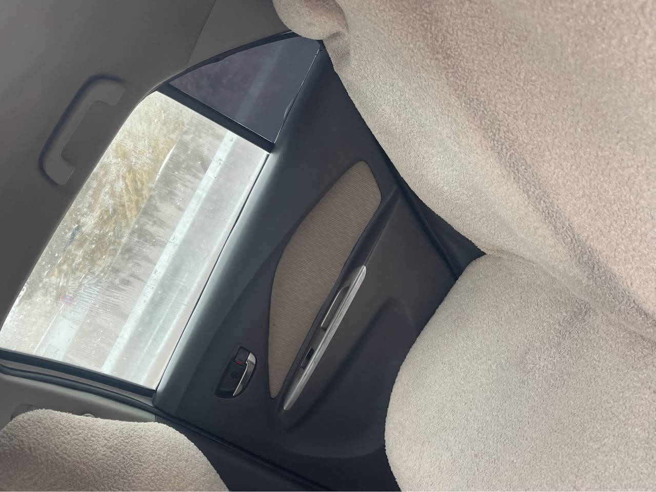 تؤيؤتا يارس 2009فول مواسه فات 
سه نه وي ژينگه و مه رجي توندوتؤلي تازه يه 
5كه له و كؤنترؤل ئه ي بيس 
ناو زه رد كاميره 
چوار جام كاره 
ئاوينه كاره با 
نيو  ده رگاي بؤياخه له گه ل پيشي به ده نه كه 5په نجه ي بؤياخه سه ياره كه هه تا بلي جوانه 209هه زار رؤشتوا

سعري 92گه لاو مه جال 
***********
له سليمانيم السليمانية, العراق
